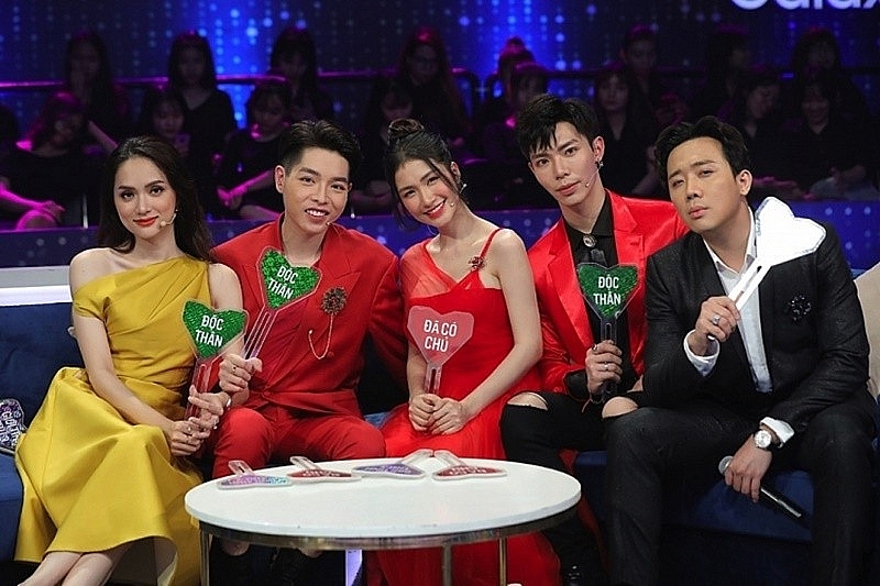 Hòa Minzy viết tâm thư cho Hương Giang trước chung kết Miss Universe 2025