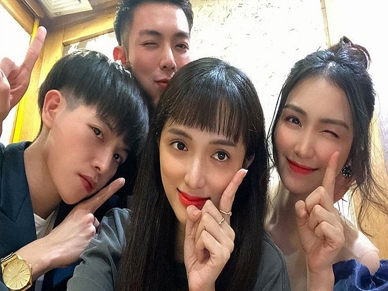 Hòa Minzy viết tâm thư cho Hương Giang trước chung kết Miss Universe 2025