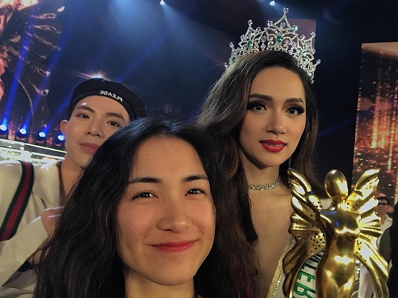 Hòa Minzy viết tâm thư cho Hương Giang trước chung kết Miss Universe 2025