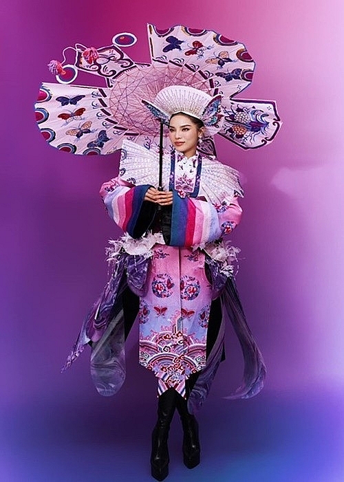 Hương Giang chọn áo dài mang đến Miss Universe 2025 Hương Giang chọn áo dài mang đến Miss Universe 2025