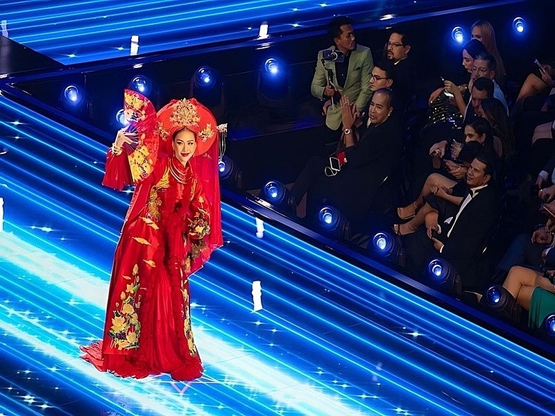 Hương Giang chọn áo dài mang đến Miss Universe 2025 Hương Giang chọn áo dài mang đến Miss Universe 2025