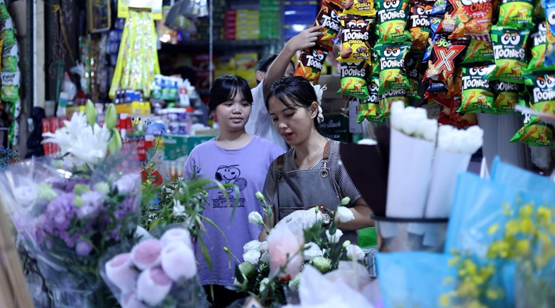 Hà Nội: Thời tiết bất lợi khiến thị trường hoa tươi 20/11 khan hiếm Hà Nội: Thời tiết bất lợi khiến thị trường hoa tươi 20/11 khan hiếm