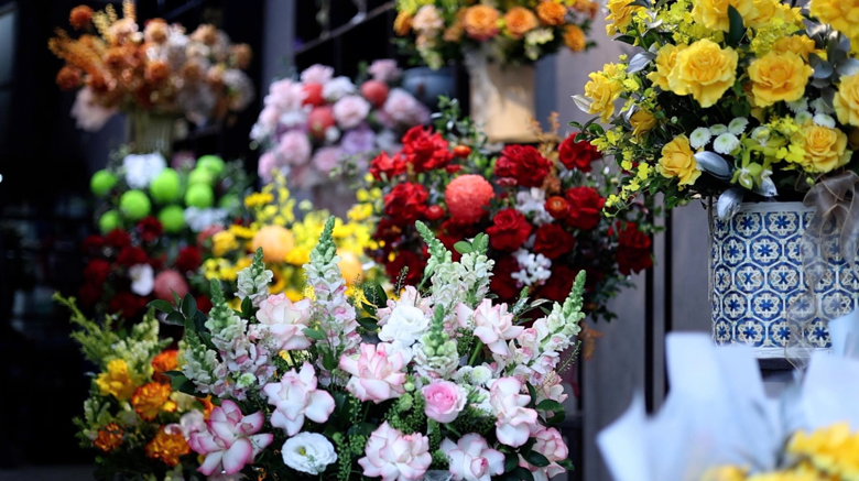 Hà Nội: Thời tiết bất lợi khiến thị trường hoa tươi 20/11 khan hiếm Hà Nội: Thời tiết bất lợi khiến thị trường hoa tươi 20/11 khan hiếm