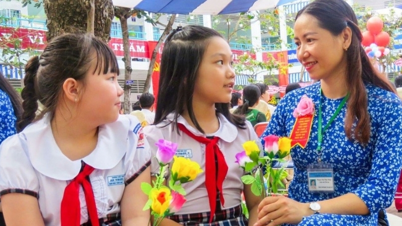 Tri ân ngày 20/11: Hãy từ cảm xúc chân thành