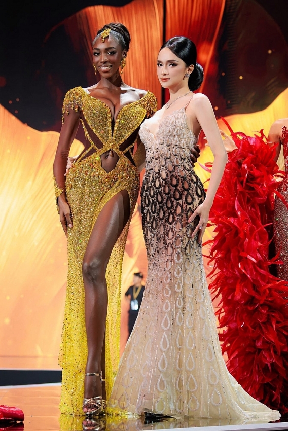 Hương Giang đầy thần thái, vấp tranh cãi trong bộ đầm dạ hội tại Miss Universe