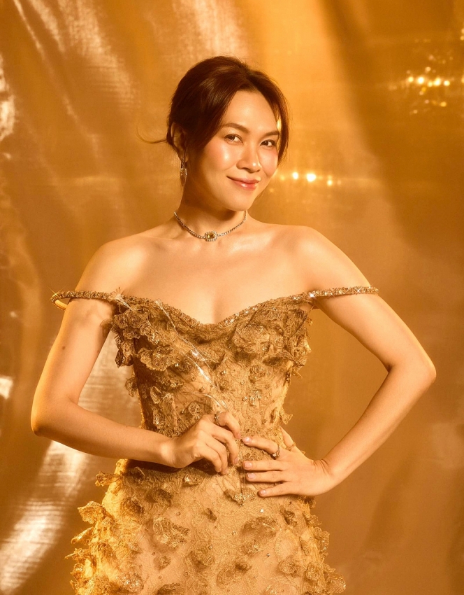 Mỹ Tâm gây sốt với loạt ảnh nhan sắc thập niên 2000