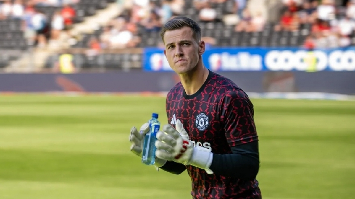 Man Utd sắp đôn hai cầu thủ trẻ lên đội 1