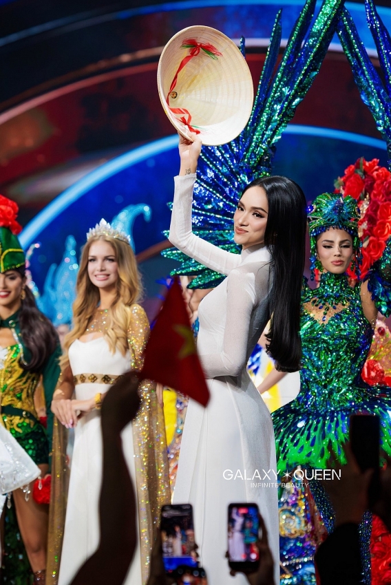 Nhìn lại hành trình đáng nhớ của Hương Giang ở Miss Universe 2025