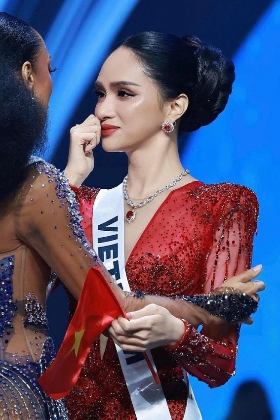 Nhìn lại hành trình đáng nhớ của Hương Giang ở Miss Universe 2025