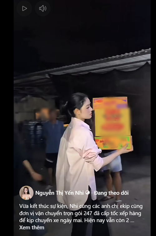 Hoàng Thùy - Hương Giang đi trao quà cho người dân vùng lũ Hoàng Thùy - Hương Giang đi trao quà cho người dân vùng lũ