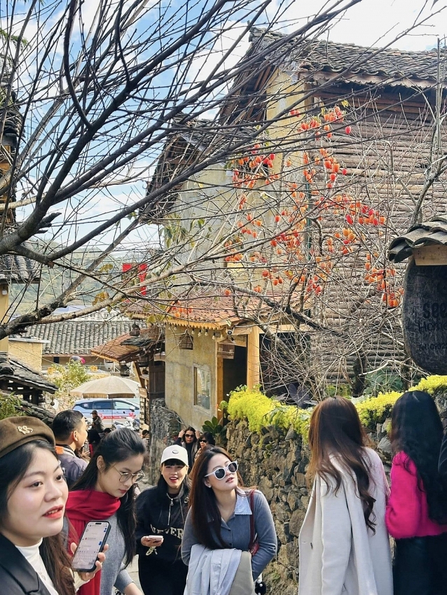 Lô Lô Chải đông như hội, du khách xếp hàng 'săn' góc sống ảo Lô Lô Chải đông như hội, du khách xếp hàng 'săn' góc sống ảo