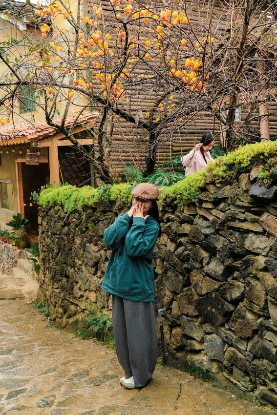 Lô Lô Chải đông như hội, du khách xếp hàng 'săn' góc sống ảo Lô Lô Chải đông như hội, du khách xếp hàng 'săn' góc sống ảo