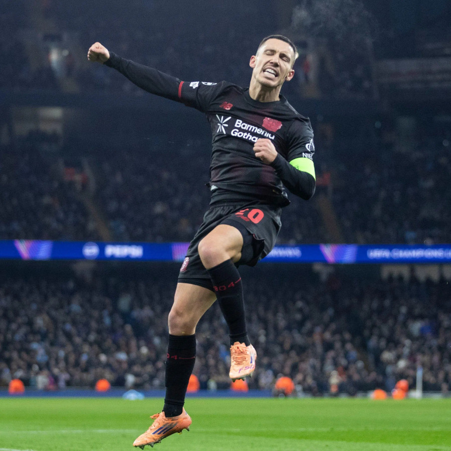 Gục ngã trước Leverkusen, HLV Man City bị chỉ trích