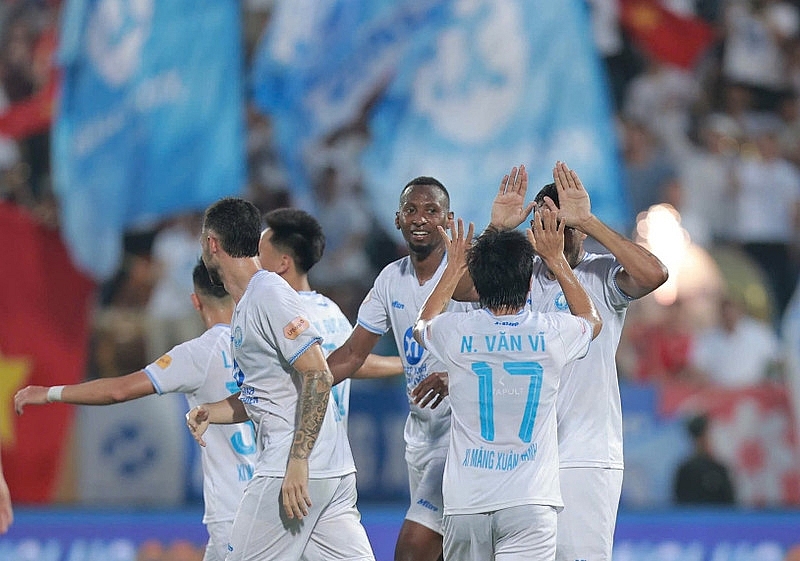 Thép xanh Nam Định nhắm huấn luyện viên châu Âu? Thép xanh Nam Định nhắm huấn luyện viên châu Âu?