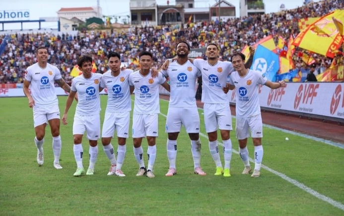 Thép xanh Nam Định nhắm huấn luyện viên châu Âu? Thép xanh Nam Định nhắm huấn luyện viên châu Âu?