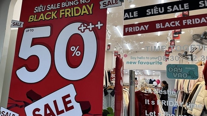 Đua nhau giảm giá dịp Black Friday, có nơi giảm 80% vẫn vắng khách