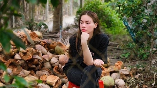 Hồ Ngọc Hà cùng bạn bè ủng hộ trăm triệu đồng từ thiện