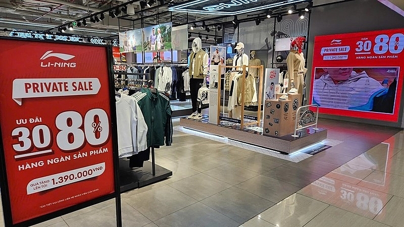 Đua nhau giảm giá dịp Black Friday, có nơi giảm 80% vẫn vắng khách Đua nhau giảm giá dịp Black Friday, có nơi giảm 80% vẫn vắng khách