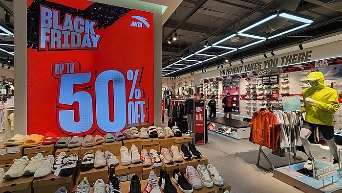 Đua nhau giảm giá dịp Black Friday, có nơi giảm 80% vẫn vắng khách Đua nhau giảm giá dịp Black Friday, có nơi giảm 80% vẫn vắng khách