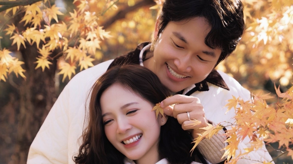 Đình Tú - Ngọc Huyền ngày càng ngọt ngào bên nhau sau đám cưới