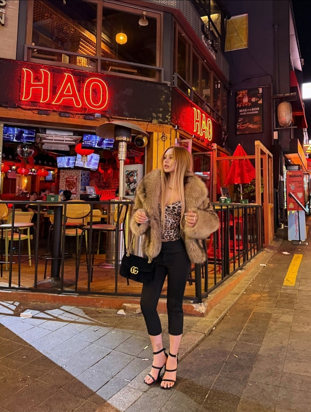 Xoài Non khoe vẻ đẹp cuốn hút trong loạt ảnh tại Itaewon