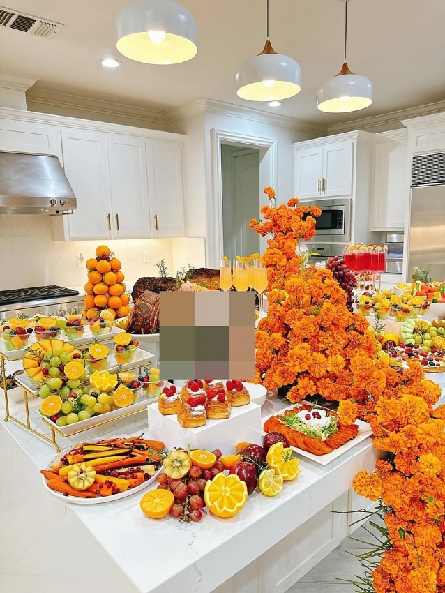 Phạm Hương khoe cuộc sống bình yên ở trời Tây Phạm Hương khoe cuộc sống bình yên ở trời Tây