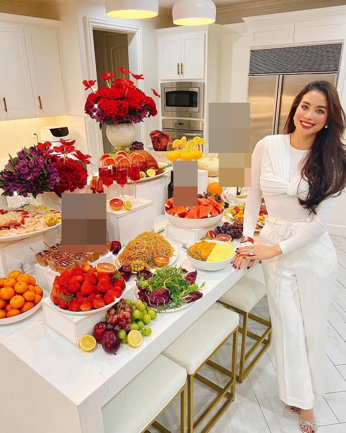 Phạm Hương khoe cuộc sống bình yên ở trời Tây Phạm Hương khoe cuộc sống bình yên ở trời Tây