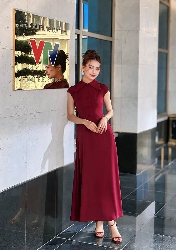 MC Mù Tạt xinh đẹp trong loạt trang phục công sở, visual thăng hạng