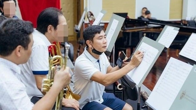 Hồ Hoài Anh xin nghỉ không lương tại Học Viện Âm nhạc sau ồn ào Tây Ban Nha
