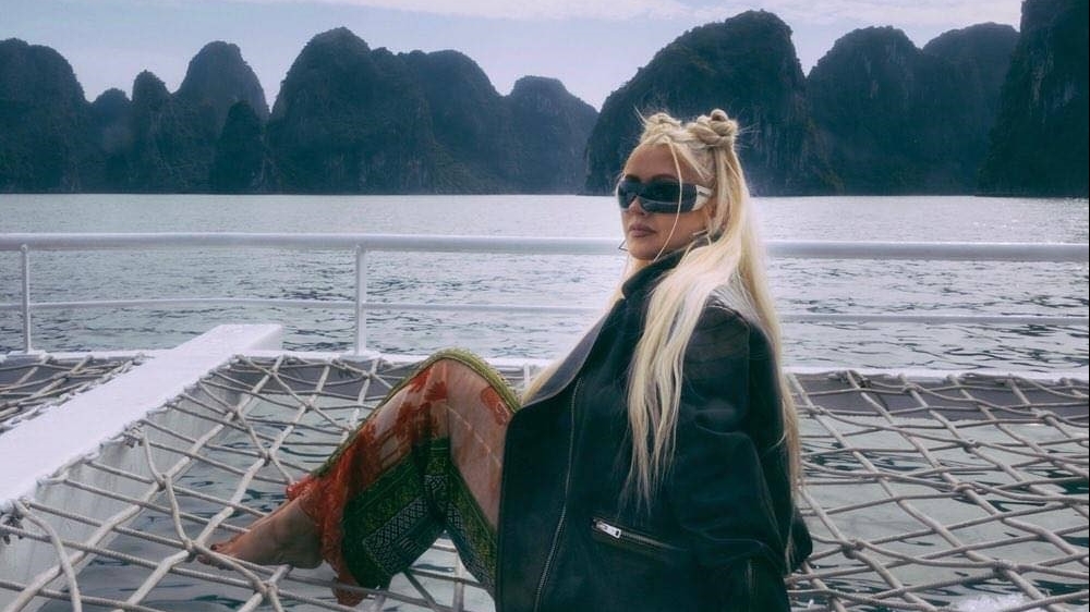 Christina Aguilera đón sinh nhật trên du thuyền ở Vịnh Hạ Long
