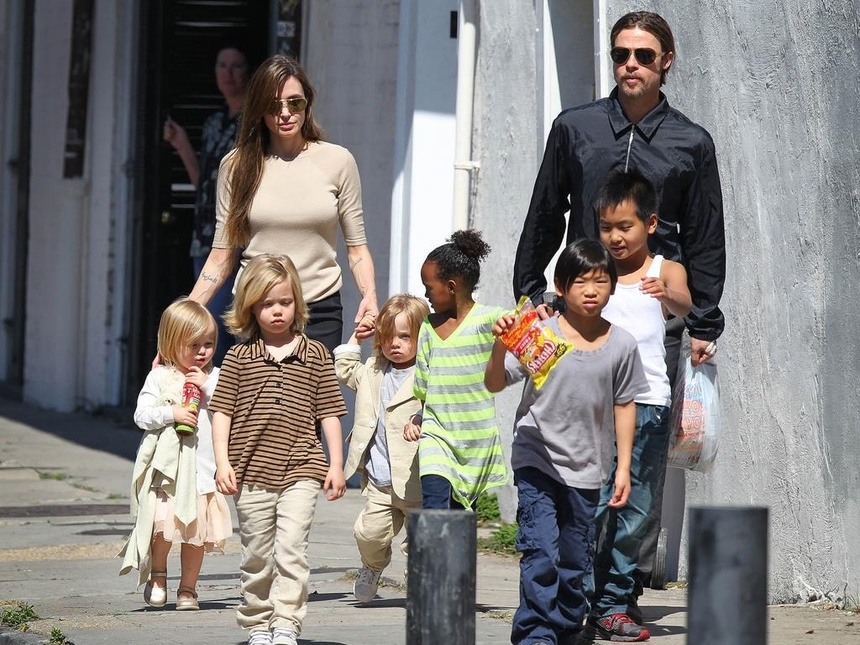 Brad Pitt và chuyện 6 năm chưa chụp ảnh cùng các con