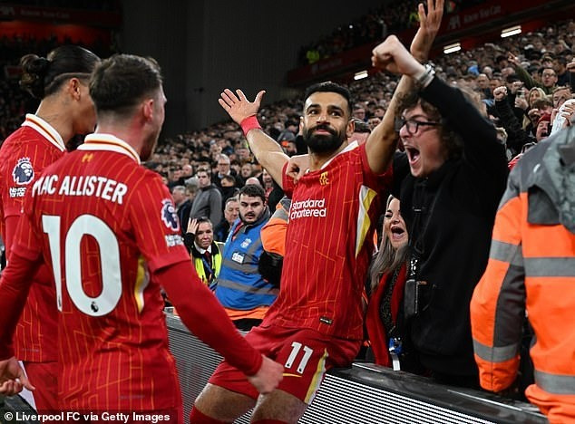 Salah ám chỉ rời Liverpool, lộ bến đỗ mới