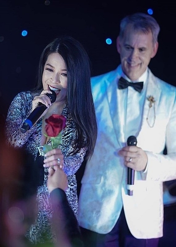 Toàn cảnh vụ kiện giữa Đàm Vĩnh Hưng và chồng Bích Tuyền Toàn cảnh vụ kiện giữa Đàm Vĩnh Hưng và chồng Bích Tuyền