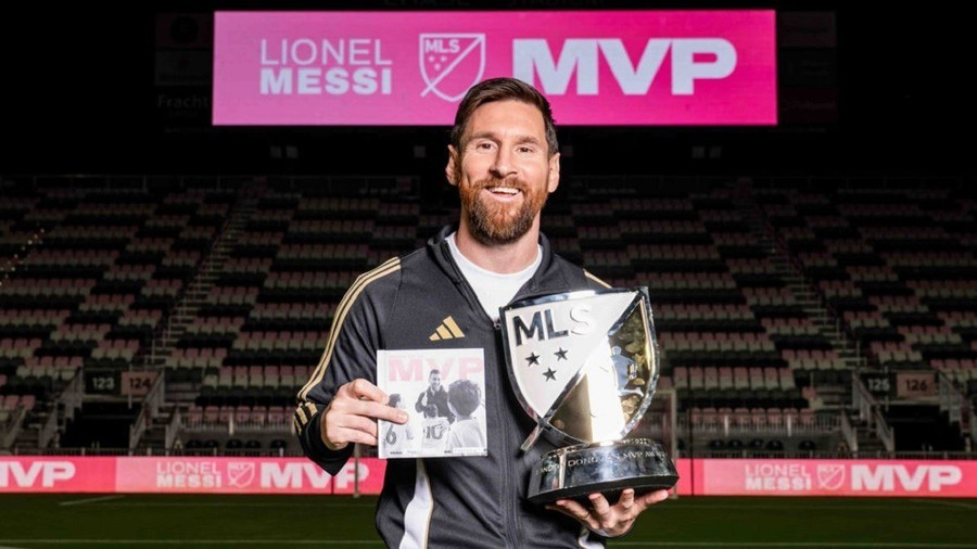 Làm nên điều phi thường, Messi ‘bỏ túi’ danh hiệu hoàn toàn mới