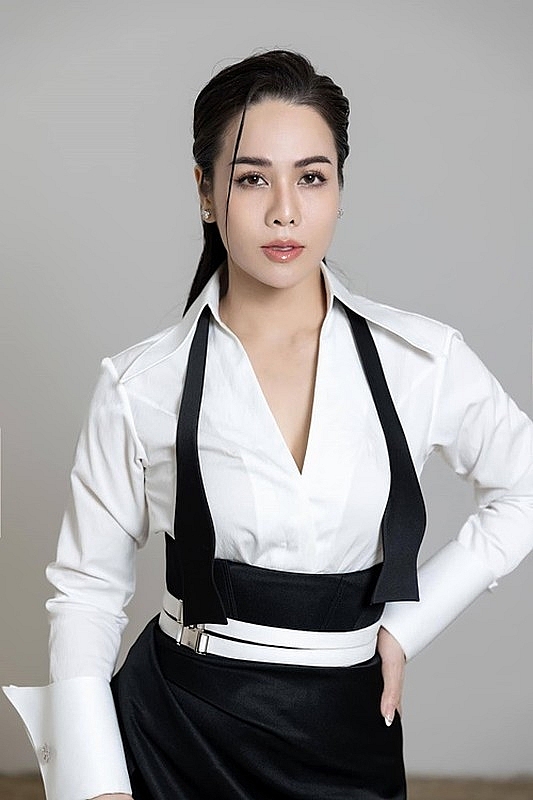 Đường tình của “phú bà” Nhật Kim Anh Đường tình của “phú bà” Nhật Kim Anh