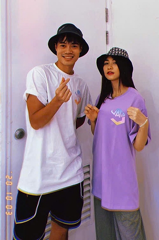 Tiền đạo Văn Toàn và Hòa Minzy được netizen liên tục “đẩy thuyền“ Tiền đạo Văn Toàn và Hòa Minzy được netizen liên tục “đẩy thuyền“