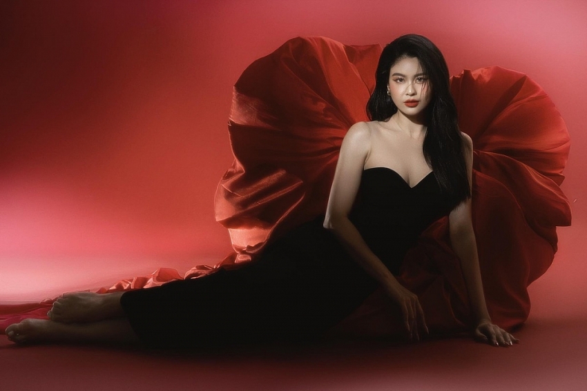 “Gái một con” Trương Quỳnh Anh khoe dáng gợi cảm “Gái một con” Trương Quỳnh Anh khoe dáng gợi cảm