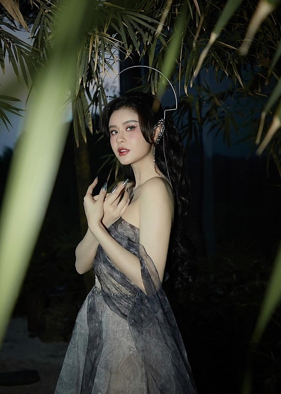 “Gái một con” Trương Quỳnh Anh khoe dáng gợi cảm “Gái một con” Trương Quỳnh Anh khoe dáng gợi cảm