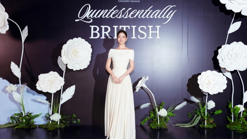 Lương Thùy Linh hoá quý cô nước Anh, tiếp tục ghi dấu ấn đậm nét ở lĩnh vực MC