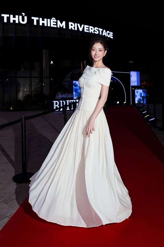 Lương Thùy Linh hoá quý cô nước Anh, tiếp tục ghi dấu ấn đậm nét ở lĩnh vực MC Lương Thùy Linh hoá quý cô nước Anh, tiếp tục ghi dấu ấn đậm nét ở lĩnh vực MC