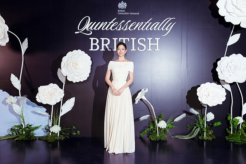 Lương Thùy Linh hoá quý cô nước Anh, tiếp tục ghi dấu ấn đậm nét ở lĩnh vực MC Lương Thùy Linh hoá quý cô nước Anh, tiếp tục ghi dấu ấn đậm nét ở lĩnh vực MC