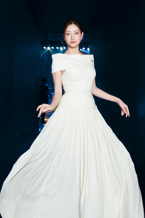 Lương Thùy Linh hoá quý cô nước Anh, tiếp tục ghi dấu ấn đậm nét ở lĩnh vực MC Lương Thùy Linh hoá quý cô nước Anh, tiếp tục ghi dấu ấn đậm nét ở lĩnh vực MC