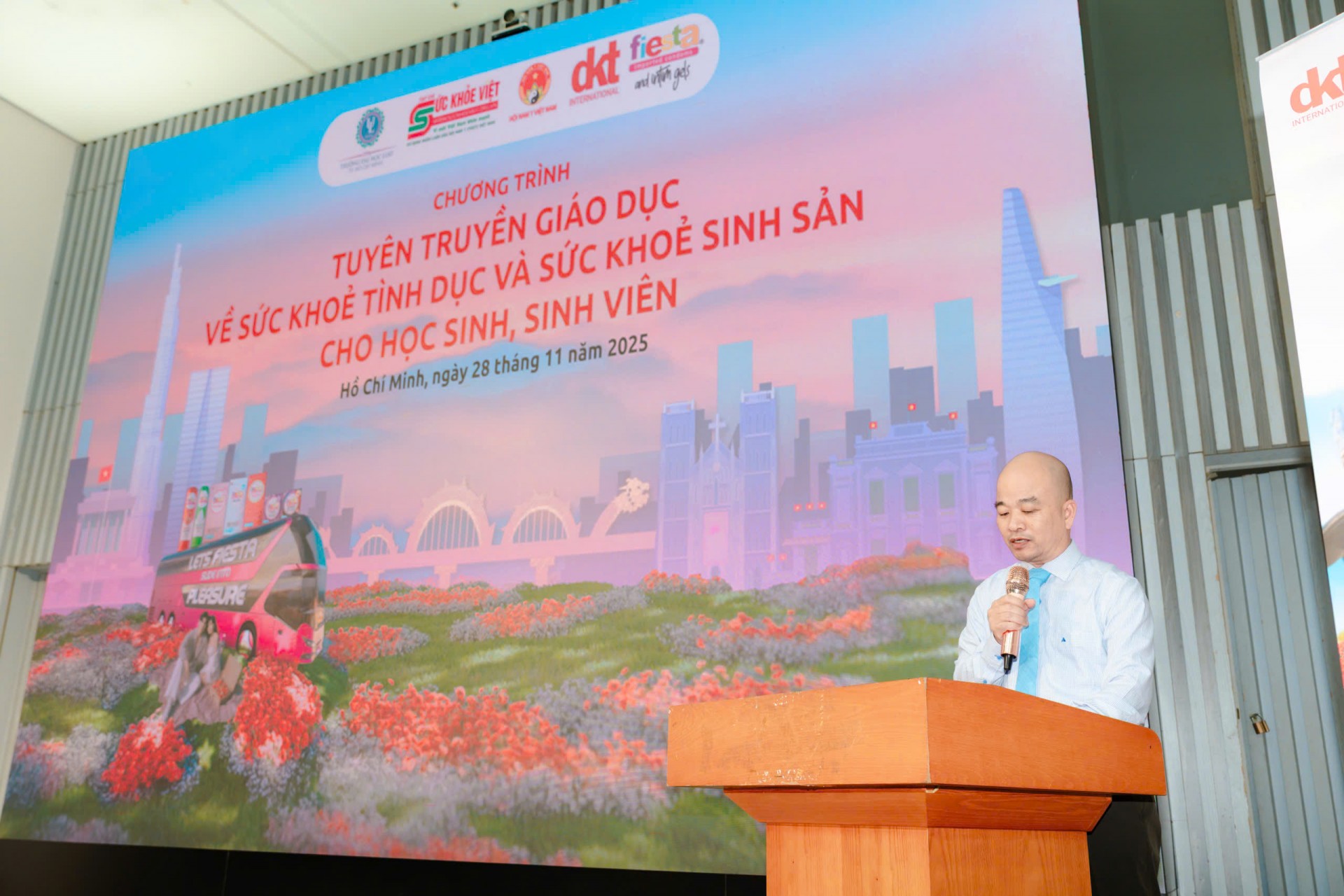 Tuyên truyền giáo dục sức khỏe tình dục, sinh sản cho sinh viên tại Trường Đại học Luật TP HCM: Lan tỏa kiến thức, xây nền tảng cho một thế hệ trẻ Tuyên truyền giáo dục sức khỏe tình dục, sinh sản cho sinh viên tại Trường Đại học Luật TP HCM: Lan tỏa kiến thức, xây nền tảng cho một thế hệ trẻ