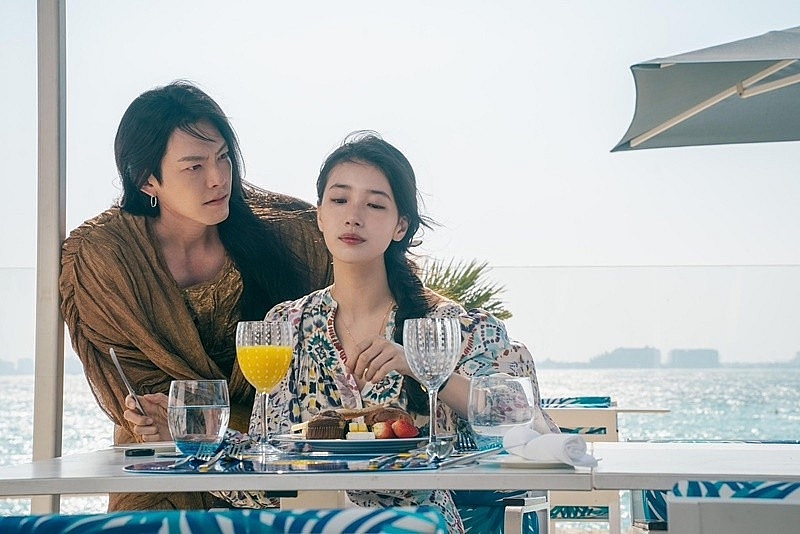 Vì sao clip Suzy chạy bộ ở Hồ Tây gây sốt?