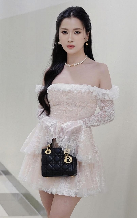 Lâm Vỹ Dạ lột xác sau giảm 14 kg, nhan sắc thăng hạng trông thấy Lâm Vỹ Dạ lột xác sau giảm 14 kg, nhan sắc thăng hạng trông thấy