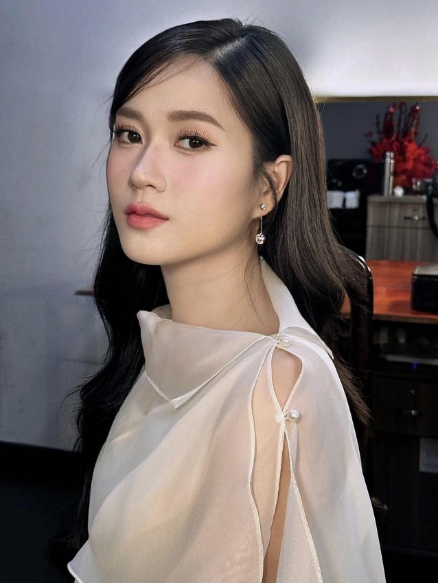 Lâm Vỹ Dạ lột xác sau giảm 14 kg, nhan sắc thăng hạng trông thấy Lâm Vỹ Dạ lột xác sau giảm 14 kg, nhan sắc thăng hạng trông thấy