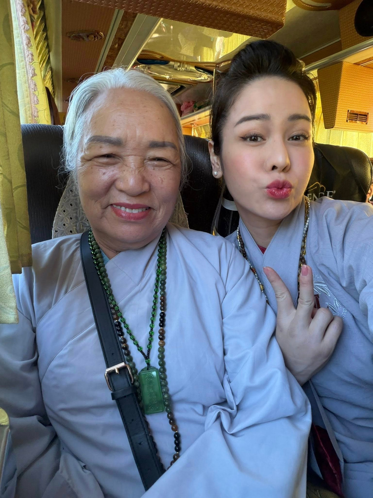 Nhật Kim Anh bác tin ‘bị bắt’, trấn an khán giả