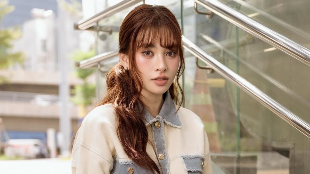 Hoa hậu Trần Tiểu Vy xuất hiện với visua tựa "búp bê sống" gây chú ý