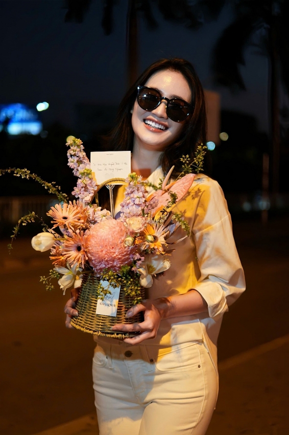 Ý Nhi trở về nước đồng hành cùng Miss World Vietnam 2025. Ý Nhi trở về nước đồng hành cùng Miss World Vietnam 2025.