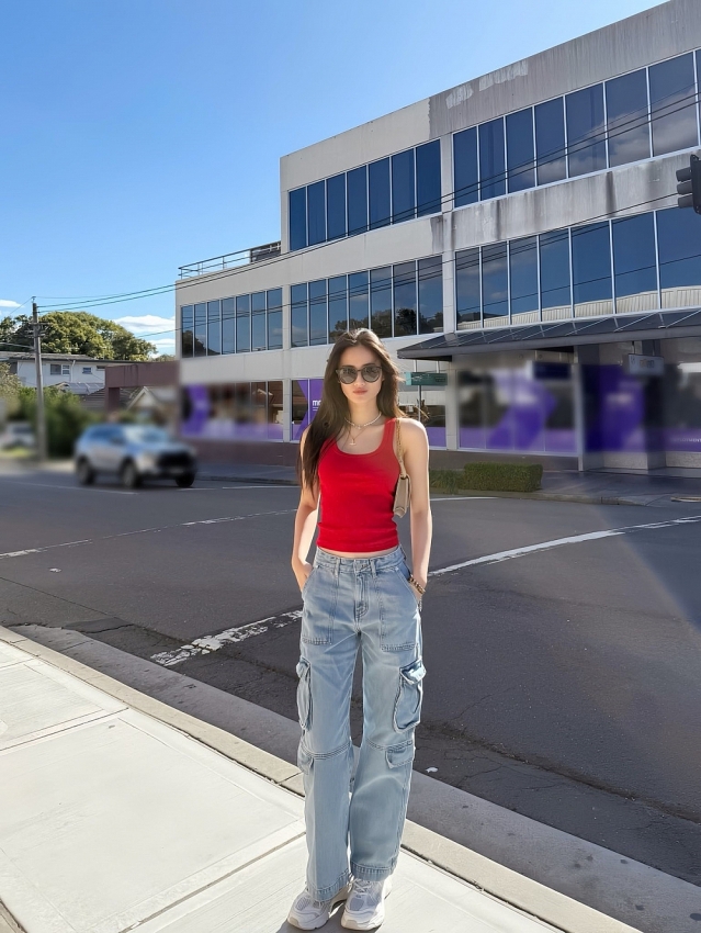 Ý Nhi trở về nước đồng hành cùng Miss World Vietnam 2025. Ý Nhi trở về nước đồng hành cùng Miss World Vietnam 2025.